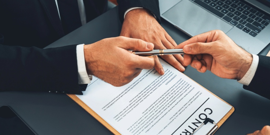 Selling A Business Contract: What Belongs In It?